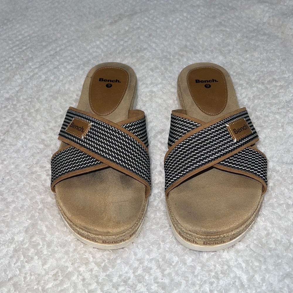 Women’s Bench slide on comfy flip flops, slides, sandals ,size 9